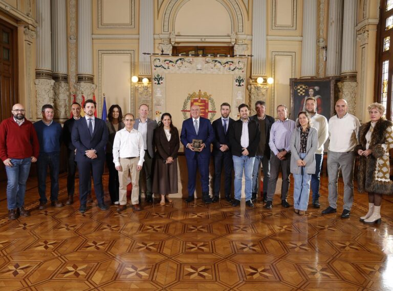 Entrega premio Ay.Valladolid